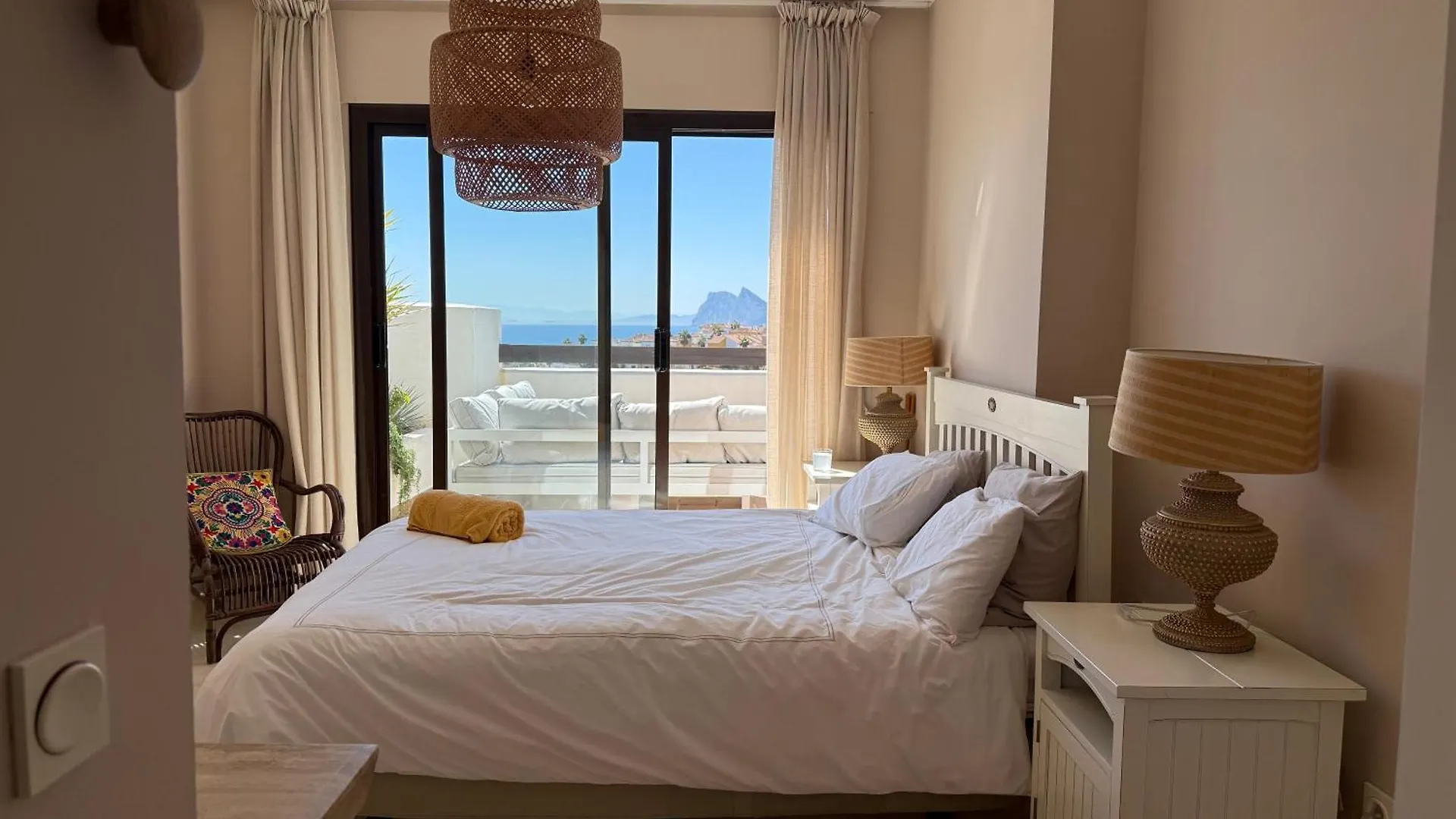 Shanti Sea View Apartment アルカイデサ 0*,  スペイン